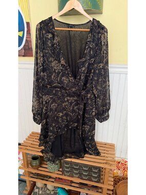 Torrid Black & Gold Floral High-Low Dress With Ruffle Details Size 3x